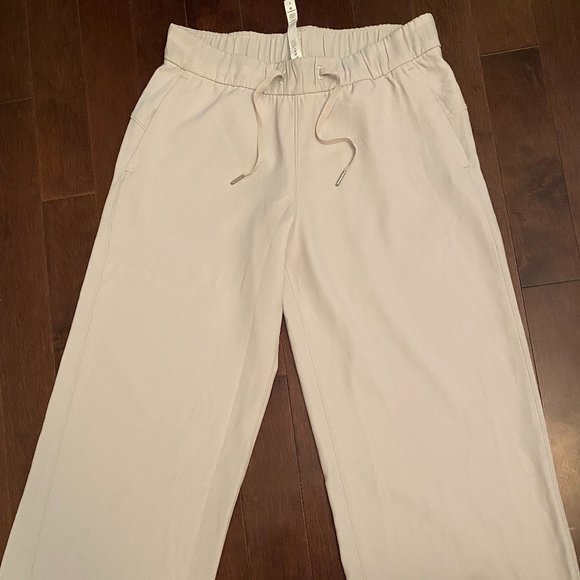 lululemon athletica Pants - Lululemon On The Fly wide leg woven 7/8
